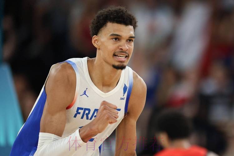 米奇采访全文：称赞全队防守纪律性，文班亚马正在渐入佳境